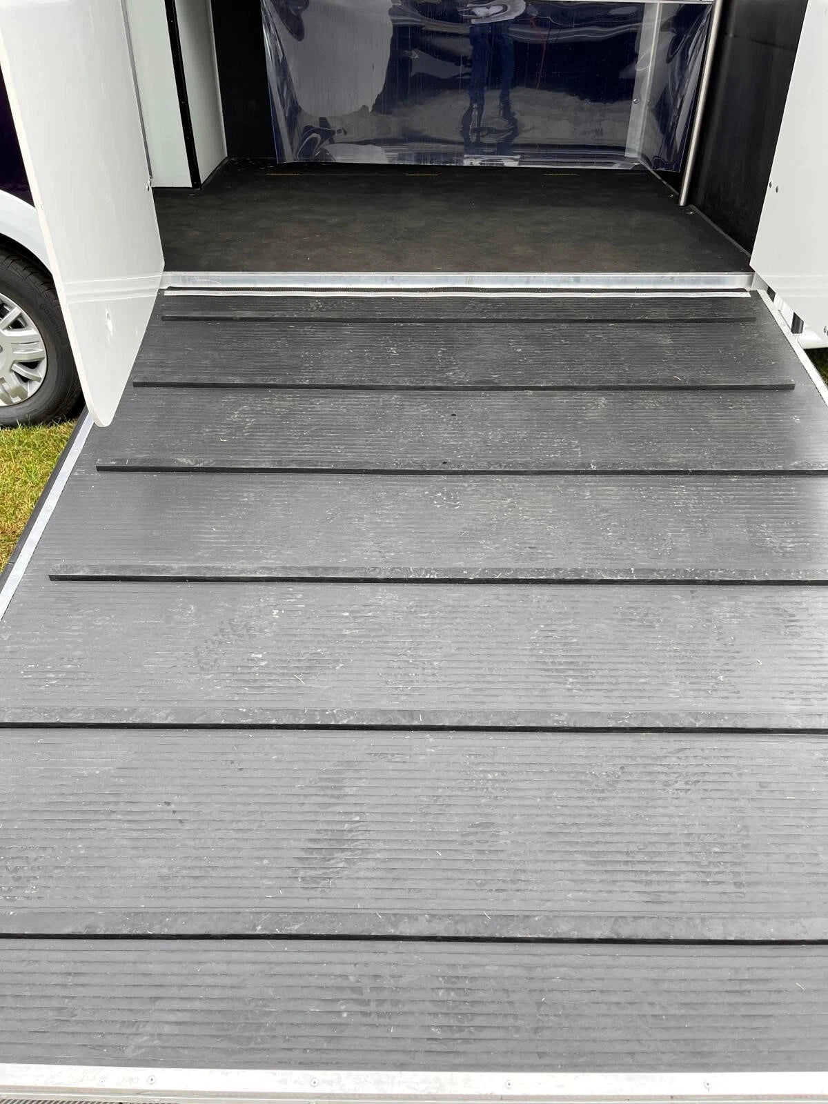 Horse box Trailer Ramp mat 110cm wide x 135cm long x 20mm Rib thickness