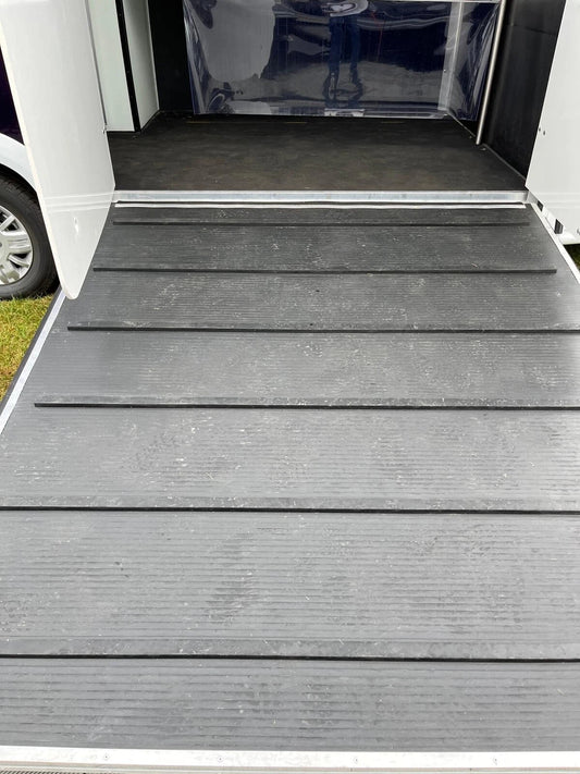 Horse box Trailer Ramp mat 110cm wide x 135cm long x 20mm Rib thickness